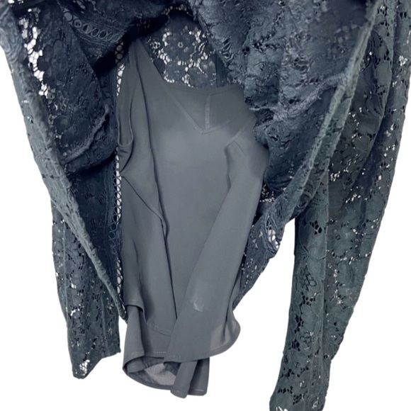 New with Tags Expess Women's Lace Puff Long Sleeve Top Black Mock Neck Blouse - Picture 8 of 16